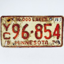 1975 United States Minnesota Lakes Passenger License Plate YC 96-854 - $242.68 MXN