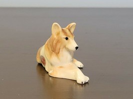 Vintage S.S. Bone China 2 3/4&quot; Collie Figurine Made In Japan - £3.56 GBP