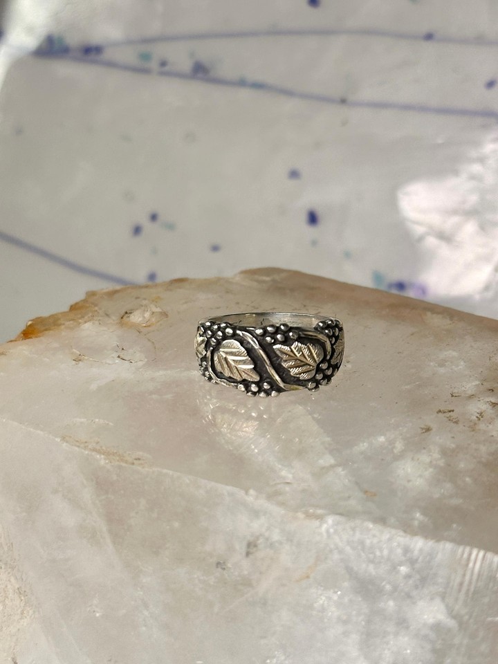 Black Hills Gold ring leaves wedding band size 5 sterling silver women Item image 8
