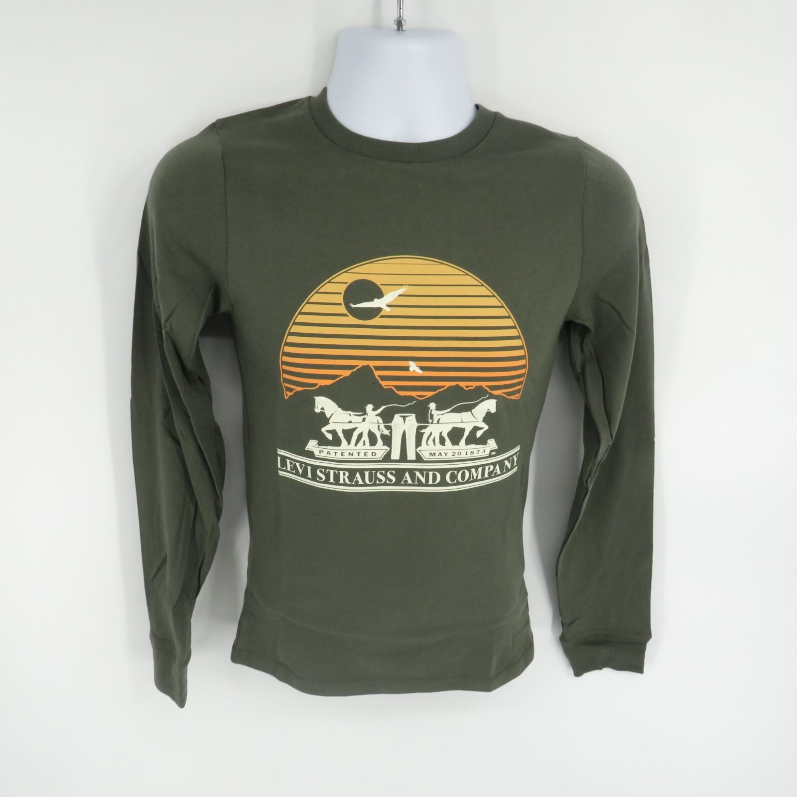 Levi&#39;s Men&#39;s Green Long Sleeve Graphic Tee Shirt Sunset &amp; Horse Design NWT - £15.00 GBP