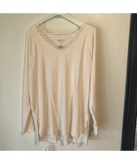 a glow maternity top. long sleeve XL lace around collar - $379.45 MXN
