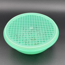 Vintage Tupperware Lettuce Strainer Colander Bowl With Grid Lid 339 516 USA - £11.59 GBP