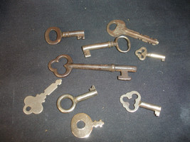 Old Vtg Collectible Antique Skeleton Key Keys Lot of Nine (9) - £23.88 GBP