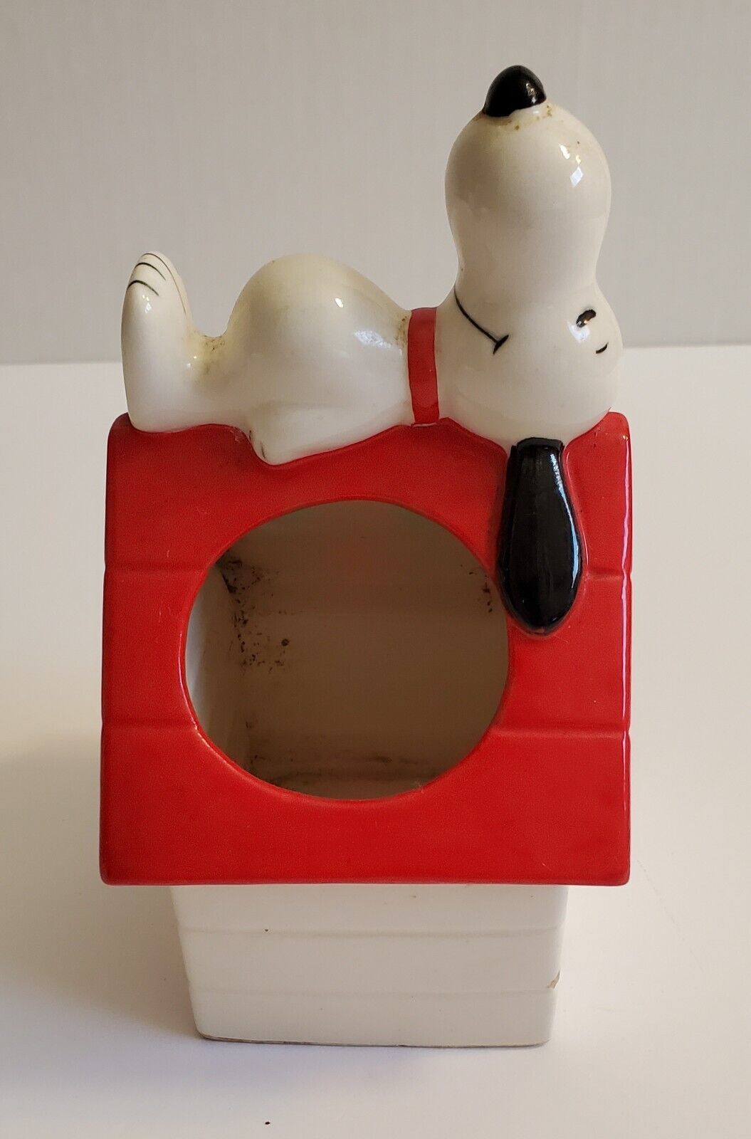 Vintage Peanuts Snoopy lying on doghouse ceramic planter Determined 6&quot; t... - $19.99