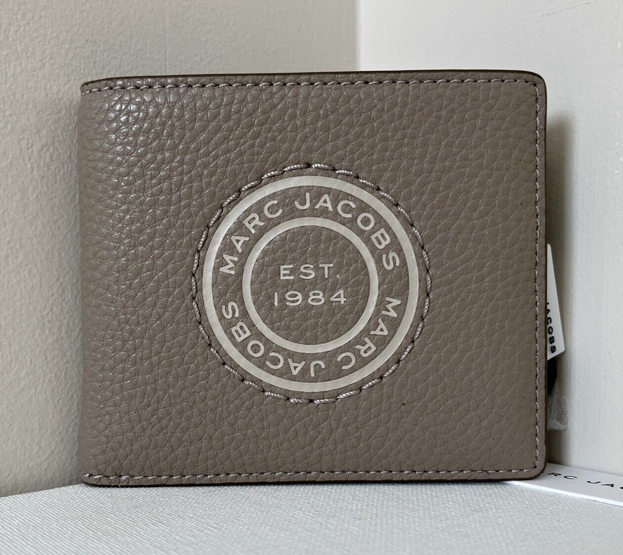 New Marc Jacobs Men's Bifold Wallet  Greige Pebble Leather - $94.91