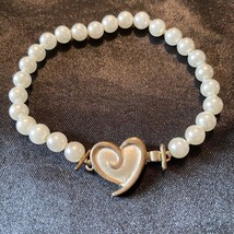 Vintage 1990s Mary Kay Pearl &amp; Heart Charm Bracelet - £23.27 GBP