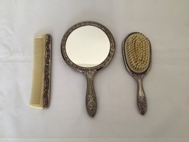 GODINGER SILVER Vintage Dresser Set Ornate SilverPlate Hand Mirror, Comb &amp; Brush - £29.03 GBP
