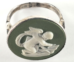 Jw Wedgwood England 925 Silver - Vintage Round Cameo Green Angel Ring - $74.97