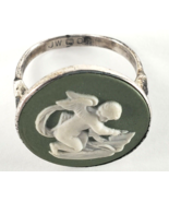 JW WEDGWOOD ENGLAND 925 Silver - Vintage Round Cameo green Angel Ring - £58.97 GBP