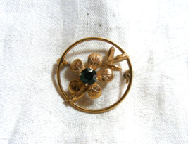 Vintage Gold Toned Circular Pin Emerald Colored Rhinestone 15-v - $645.41 MXN