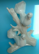 VTG Porcelain Doves Pigeons Dove Pigeon Figurine 8&quot; Collectibles Birds figure - £28.18 GBP