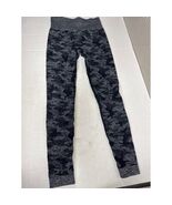 Gymshark Women’s Camo Seamless Leggings Black Gray Gym Workout Size 22x24 - $29.95