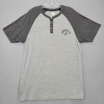 Colosseum Mens Shirt Iowa Hawkeyes Size L Gray Henley Classic Short Sleeve Logo - £8.41 GBP