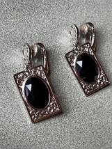 Vintage Emmons Signed Oval Black Cab in Silvertone Lacey Art Deco Style Dangle  - £13.34 GBP