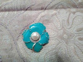 Vintage Golden Pin Brooch Faux Pearl Center Pave Enamelled Turquoise Flower - £9.62 GBP
