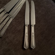 2 R&amp;B Rogers &amp; Bros LYRIC Pattern Silverplate Flatware DINNER KNIVES 9” - £15.12 GBP