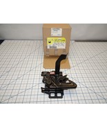 GM 15876266 Hood Latch Was Installed and Removed  General Motors OEM - $724.09 MXN