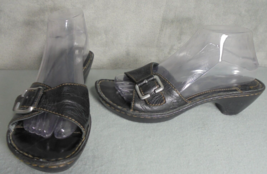 Born Women Sandals Slip On Size 8 Black Leather Buckle 2&quot; Heel Comfy Shoes - £15.69 GBP