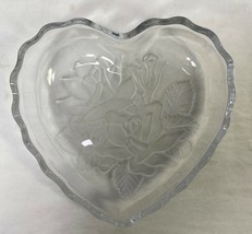 Vintage Heart Shaped Glass Dish/Trinket Dish with Frosted Roses - scalloped edge - £8.26 GBP