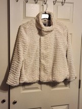 Patagonia Pelage Faux Fur Fleece Jacket Womens Size Medium White Cream Coat - $39.59