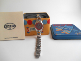 For Repair - Vintage 2001 Fossil MELODIES women&#39;s watch w/tin &amp; manual. - £12.53 GBP