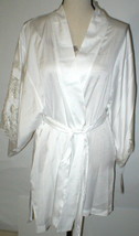 NWT New Designer Natori Short Wrap Robe Womens L Silky Satin Flowers White Lace - $247.50