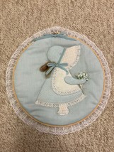 Vtg  Holly Hobbie Hobby Embroidery  Hoop Fabric Picture Wall Hanging Sunbonnet - £11.25 GBP