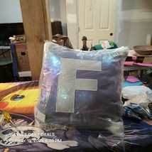 Justice “F” Letter Pillow – Iridescent Shine – Rare Collectible  - $309.66 MXN