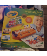 Color Wonder Magic Light Brush, Mess Free Painting - $1,066.09 MXN