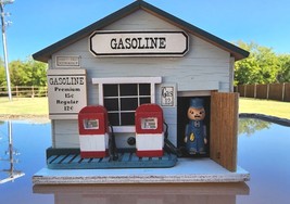 Wind Up Musical Moving Toy Gasoline Shoppe with Opening Front Door Handm... - £59.08 GBP