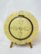 Vtg Compact Floral Carved Off White Lucite Acrylic Mirrored Powder Disc Box - £94.57 GBP
