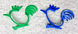 Pair Hard Plastic Rooster Standing Napkin Rings Green Blue - £7.43 GBP