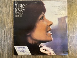 Vecchio album in vinile LP The Shirley Bassey Singles - $5.95