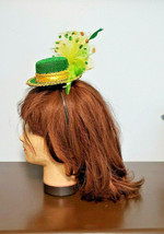 St. Patrick&#39;s Day Green Headband w/ Feathers Hat Hair Accessory (NWOT) - £7.87 GBP