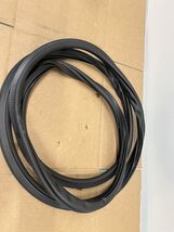 2021 2022 CADILLAC ESCALADE REAR RIGHT DOOR OEM WEATHERSTRIP 84688301 - $90.00