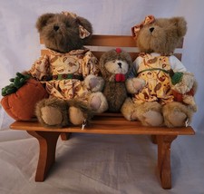 Vintage Lot of 3 Boyds Bears Plush Tags Fall Pumpkin Outfits w/ Wood Bench - £47.44 GBP