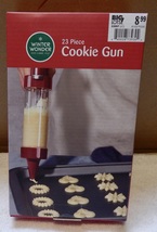 Cookie Gun 23 pc Winter Wonder 8 Tips &amp; 14 Plates Easy Cleaning NIB 251P - $7.49