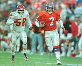 DERRICK THOMAS &amp; JOHN ELWAY 8X10 PHOTO KANSAS CITY CHIEFS KC FOOTBALL BR... - £3.89 GBP