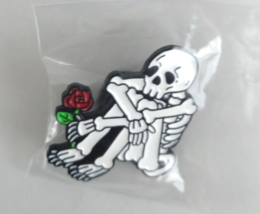 New Sitting Skeleton With Red Rose Enamel Lapel Hat Pin - $6.78