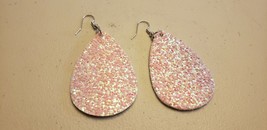 Faux Leather Dangle Earrings (New) Light Pink Glitter #197 - £4.12 GBP