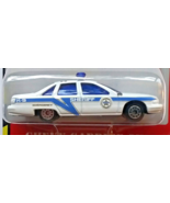 Chevrolet Caprice Sheriff K-9 Blue White Car Maisto 1:64 Scale on Cut Ca... - $40.49 CAD