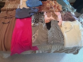 23 pc Lot of Women"s mixed Clothing - good condition image 3
