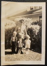 Black &amp; White Photograph Of USAF Serviceman With His 3 Children 1940&#39;s - £5.13 GBP