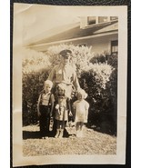 Black &amp; White Photograph Of USAF Serviceman With His 3 Children 1940&#39;s - £5.18 GBP