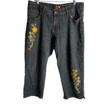 Vintage Embroidered Capri Denim Jeans 15 Med Wash Mid Rise 5 Pocket Butt... - £21.74 GBP