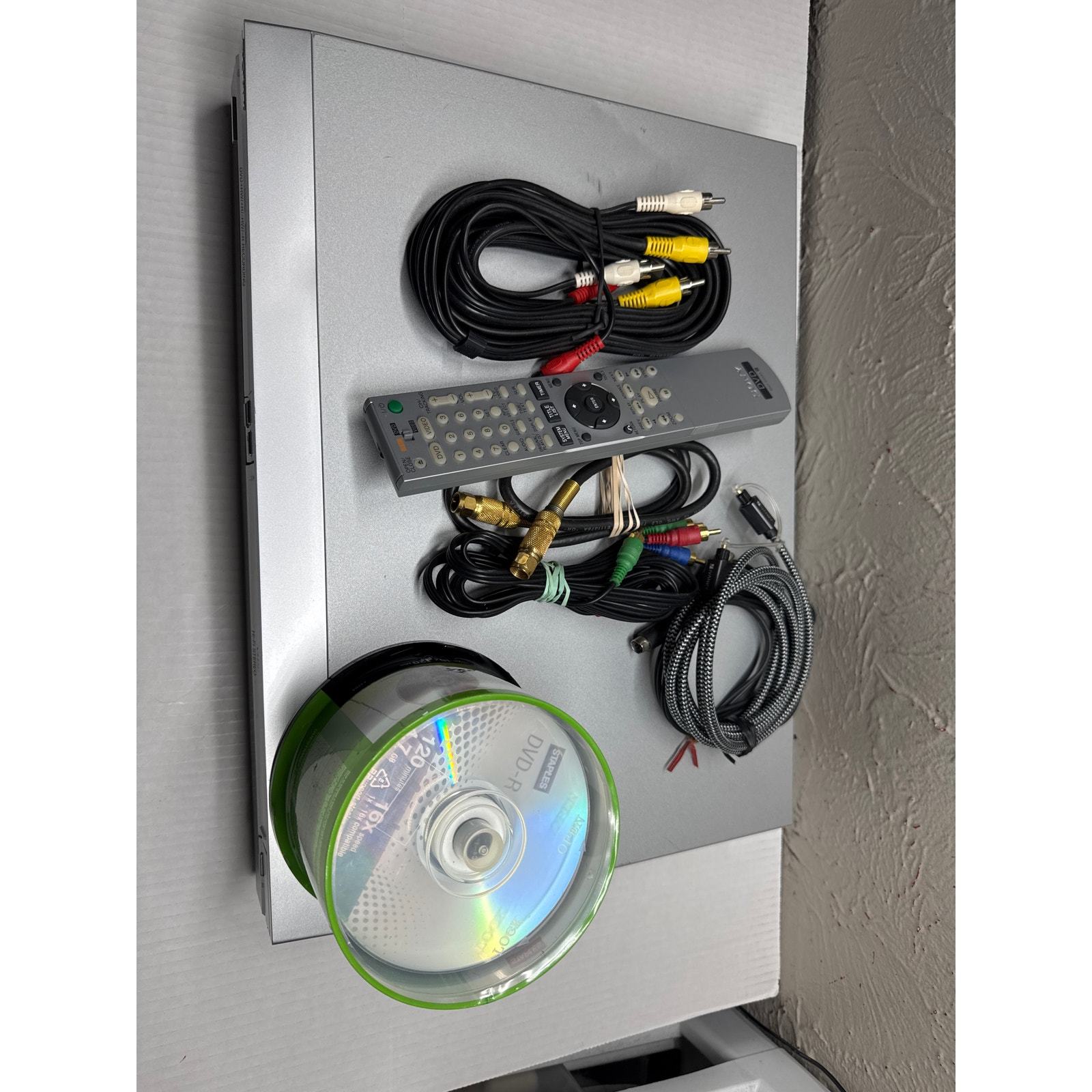 Sony RDR-VX515 DVD Recorder/ VHS Combo Bundle with Remote Item image 4