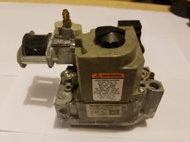Lennox oem furnace gas valve 78L4201 VR8205Q 2662 - $40.00