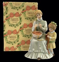 Enesco Treasured Memories Stringing Cranberries Mother Daugher Mint In Box - $26.99