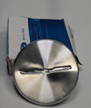 NOS Ford Thunderbird Wheel Center Cover Ornament 1989-91 Part# E9SZ-1141-A - $13.85