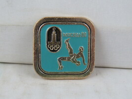 Vintage Summer Olympic Pin - Wrestling Moscow 1980 - Stamped Pin - $276.05 MXN